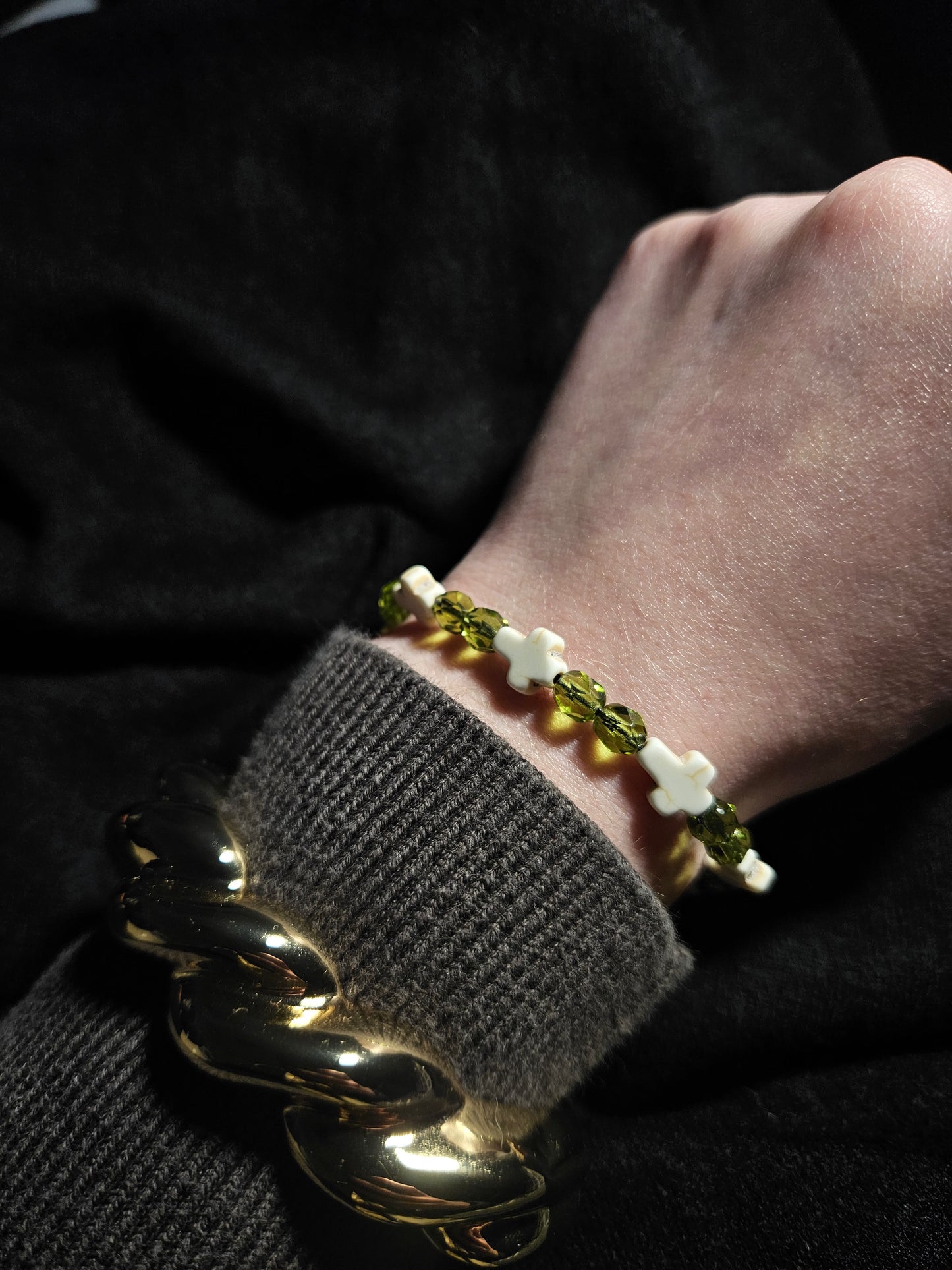 Bracelet vert croix en pierres