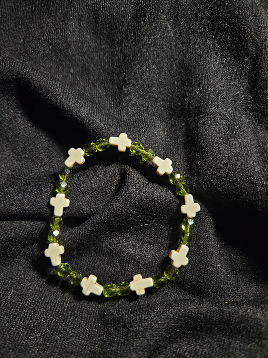 Bracelet vert croix en pierres